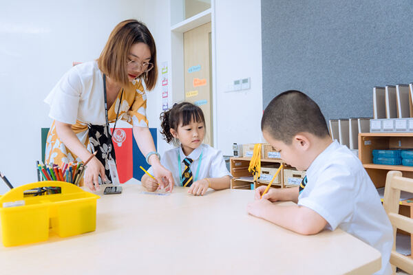开学报到日,南通惠立学校